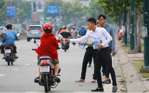 Sợ phạt tiền, môi giới đổ xô đi thi chứng chỉ hành nghề